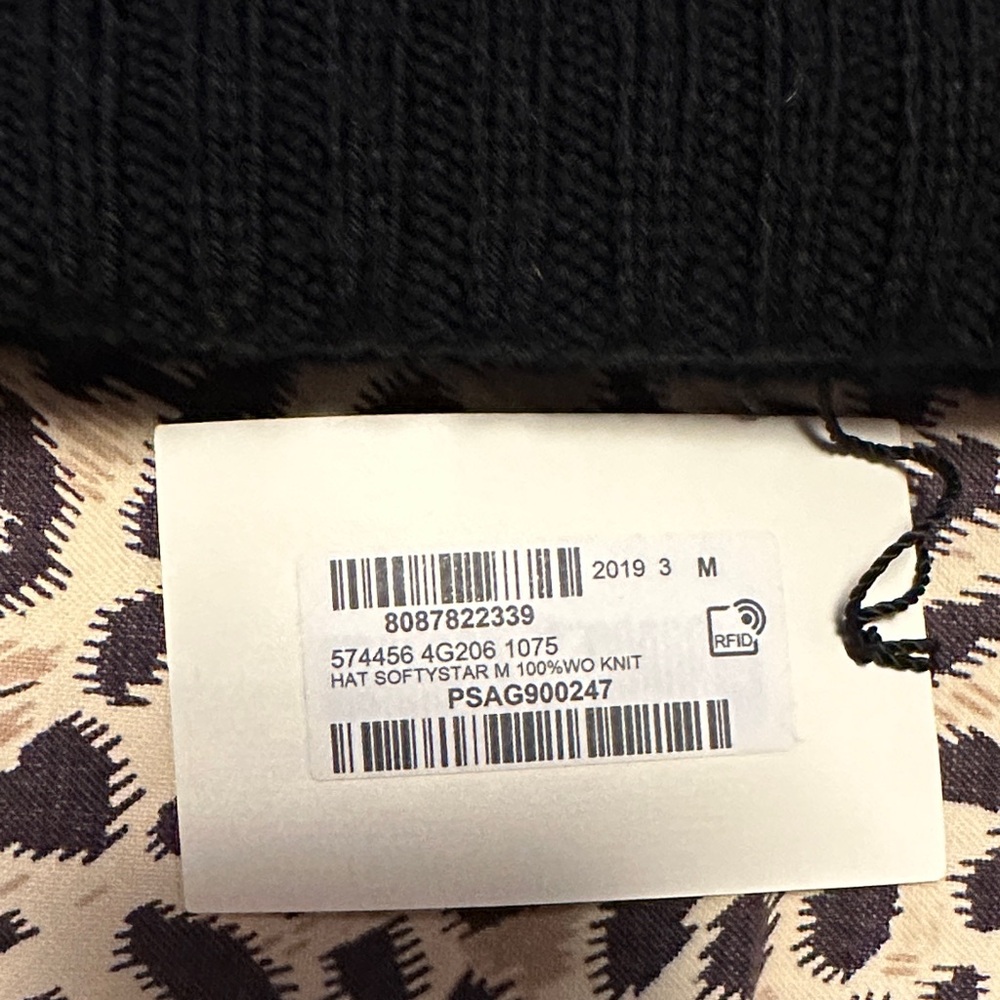 Gucci winter hat Black with Red and Yellow Stars - Picture 3 of 5